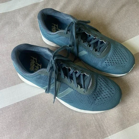 EUC New Balance Fresh Foam Arishi v3 Running Shoes Smoke Blue | Women’s Sz 9.5 - Picture 2 of 8